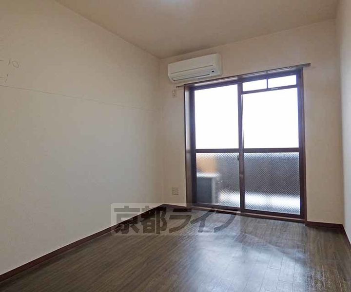 京都府京都市上京区大宮通寺ノ内一町下ル西入伊佐町の賃貸マンションの内装