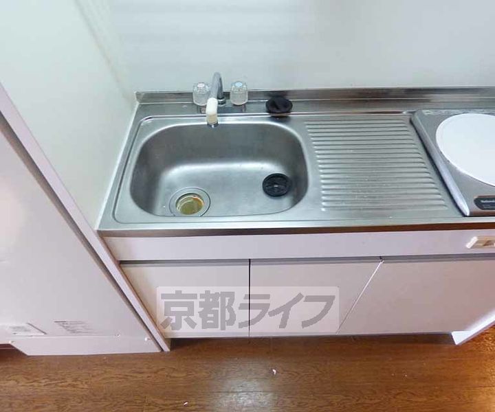 京都府京都市上京区大宮通寺ノ内一町下ル西入伊佐町の賃貸マンションのキッチン