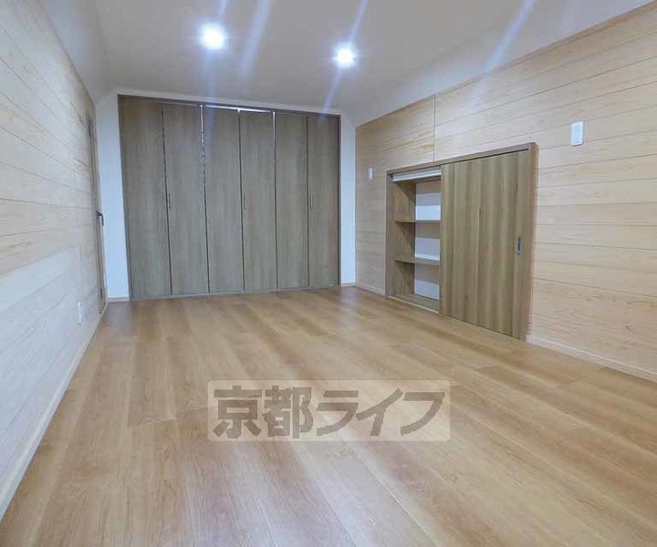 カーサフォレスト西賀茂001の居間