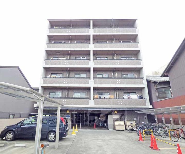 京都府京都市上京区大宮通一条上ル西入栄町の賃貸マンションの外観