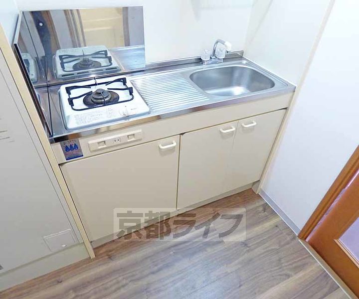 京都府京都市上京区大宮通一条上ル西入栄町の賃貸マンションのキッチン