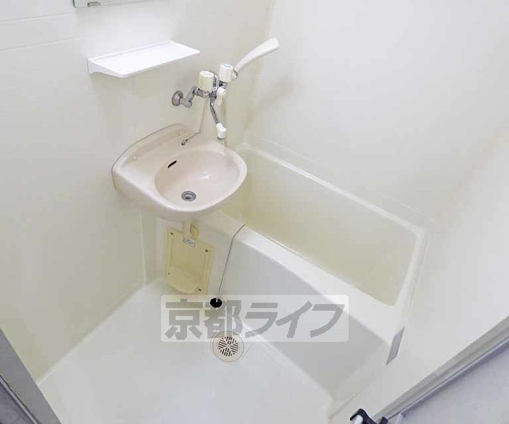 京都府京都市上京区大宮通一条上ル西入栄町の賃貸マンションの風呂