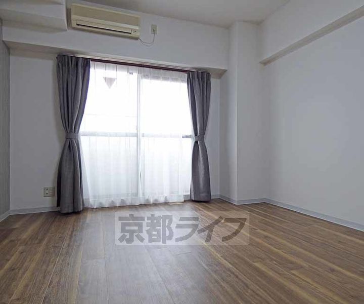 京都府京都市上京区大宮通一条上ル西入栄町の賃貸マンションの内装