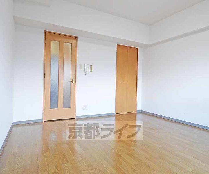 サムティ上堀川610の居間