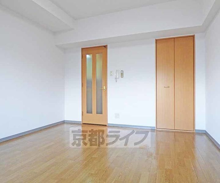 サムティ上堀川610の居間