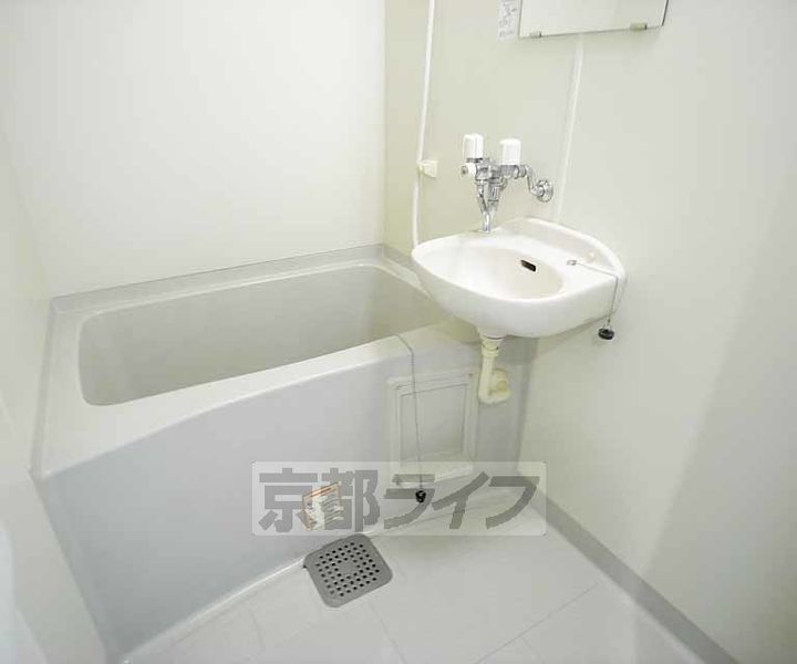 京都府京都市上京区相国寺門前町の賃貸マンションの風呂