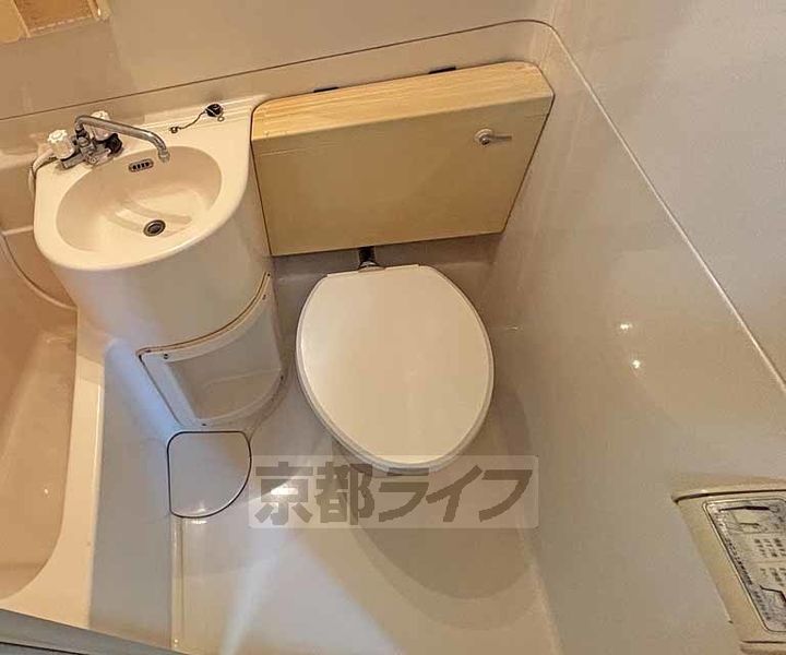 京都府京都市中京区梅之木町の賃貸マンションの内装