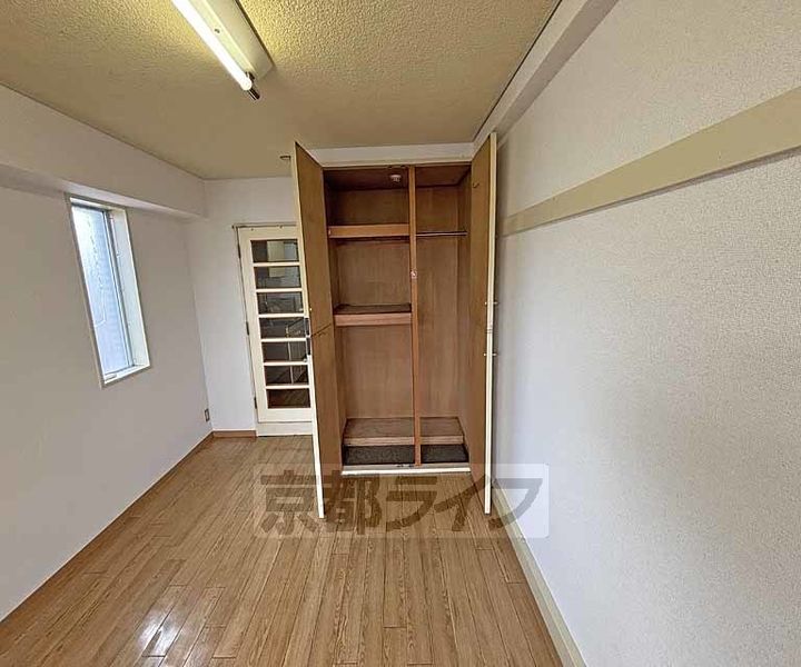 京都府京都市中京区梅之木町の賃貸マンションの内装