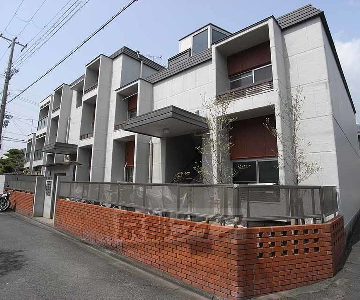 京都府京都市左京区下鴨中川原町の賃貸マンションの外観