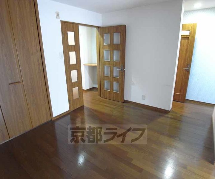 京都府京都市左京区下鴨中川原町の賃貸マンションの居間