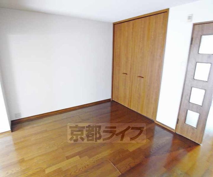 京都府京都市左京区下鴨中川原町の賃貸マンションの居間