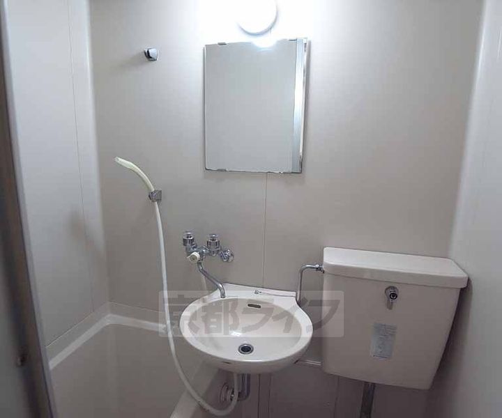 メゾンド亜地路義102の内装