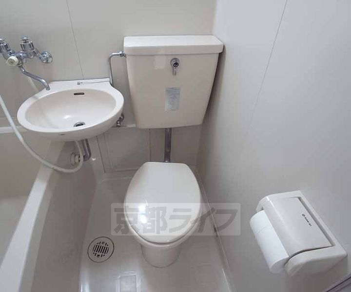 メゾンド亜地路義102の内装