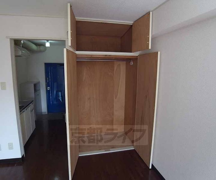 メゾンド亜地路義102の内装