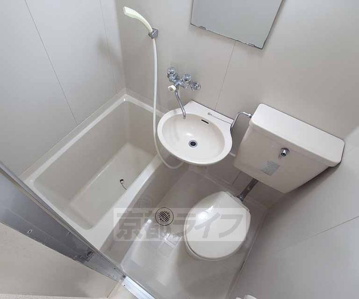 メゾンド亜地路義102の風呂