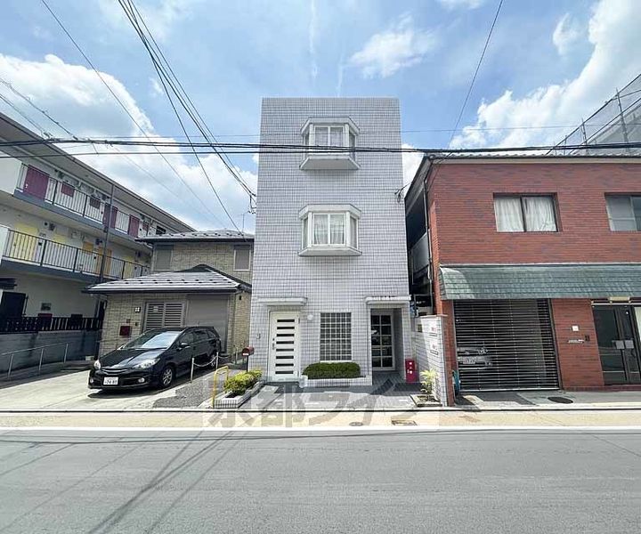 京都府京都市伏見区深草直違橋8丁目の賃貸マンションの外観