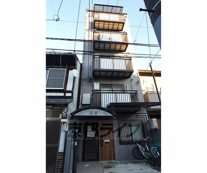 京都府京都市下京区上三之宮町の賃貸マンションの外観