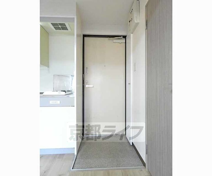 京都府京都市下京区上三之宮町の賃貸マンションの玄関