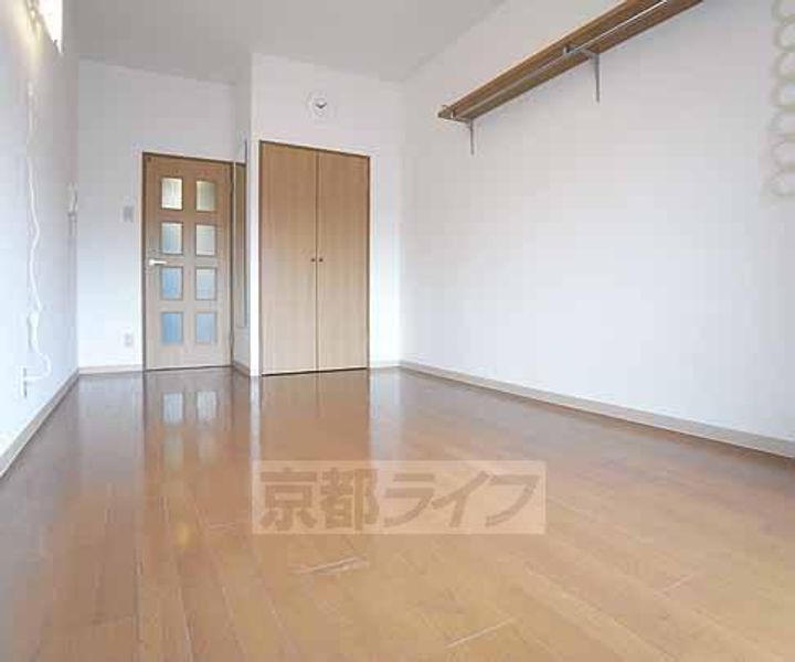 京都府京都市伏見区向島中島町の賃貸マンションの居間