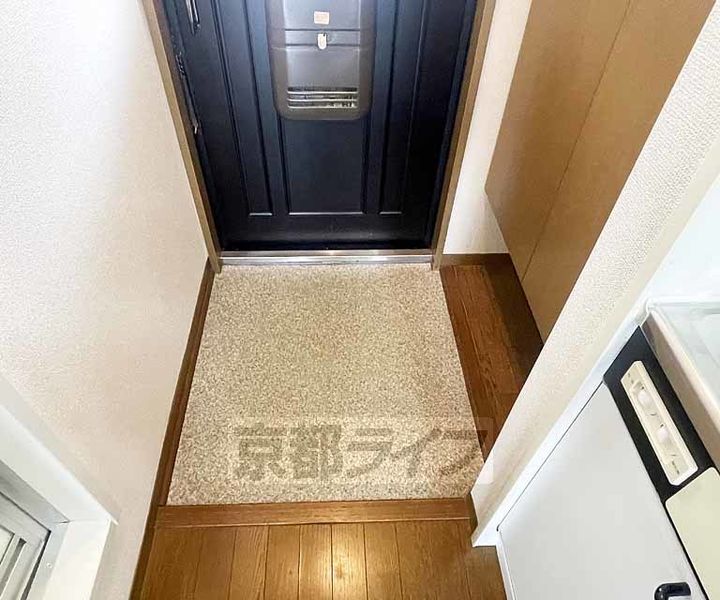 京都府京都市伏見区深草野田町の賃貸アパートの玄関