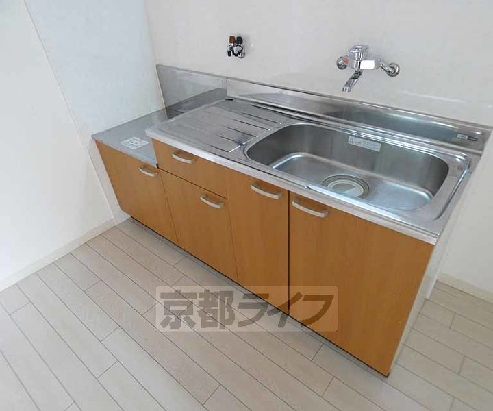 京都府京都市伏見区深草大亀谷大山町の賃貸マンションのキッチン