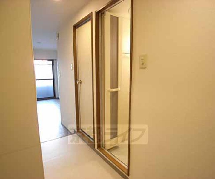 華堂壱番館401の居間