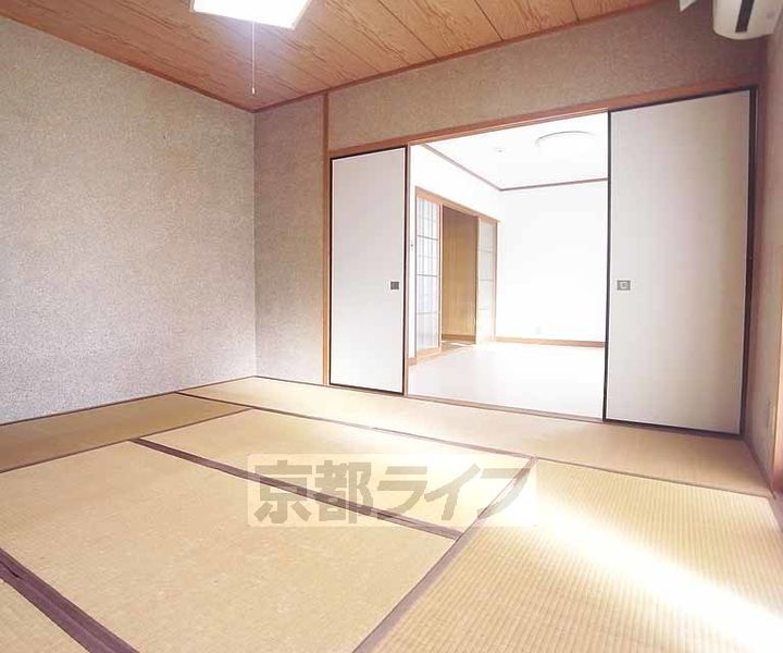 稲荷マンション4-Oの居間
