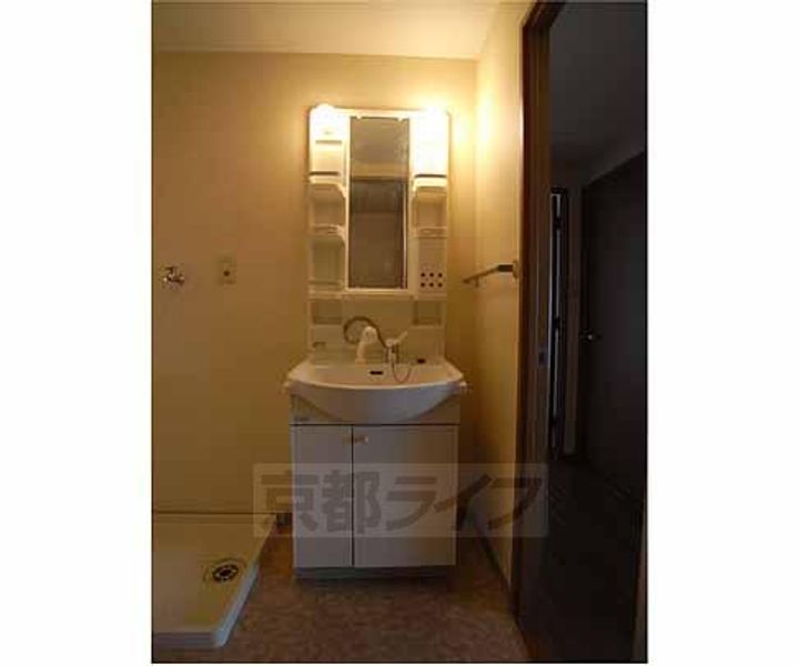 京都府京都市伏見区桃山町和泉の賃貸マンションの内装