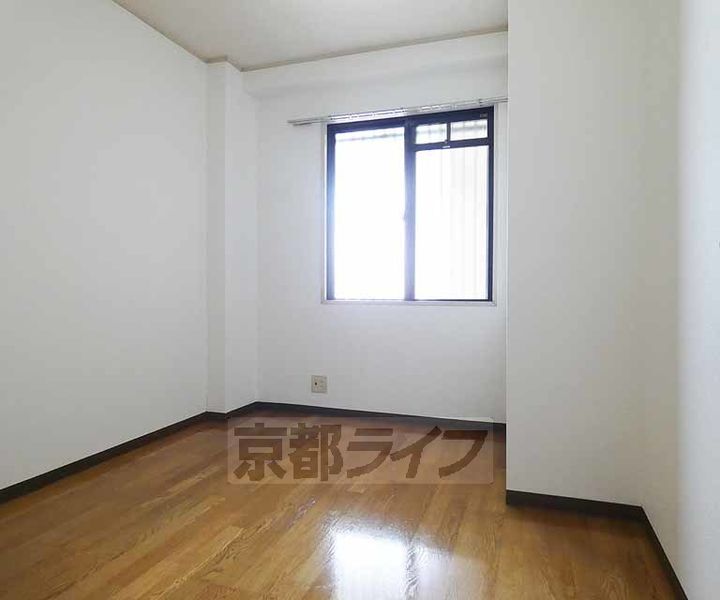 京都府京都市伏見区深草善導寺町の賃貸マンションの居間