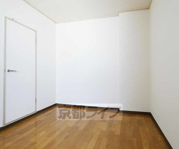 京都府京都市伏見区深草善導寺町の賃貸マンションの居間