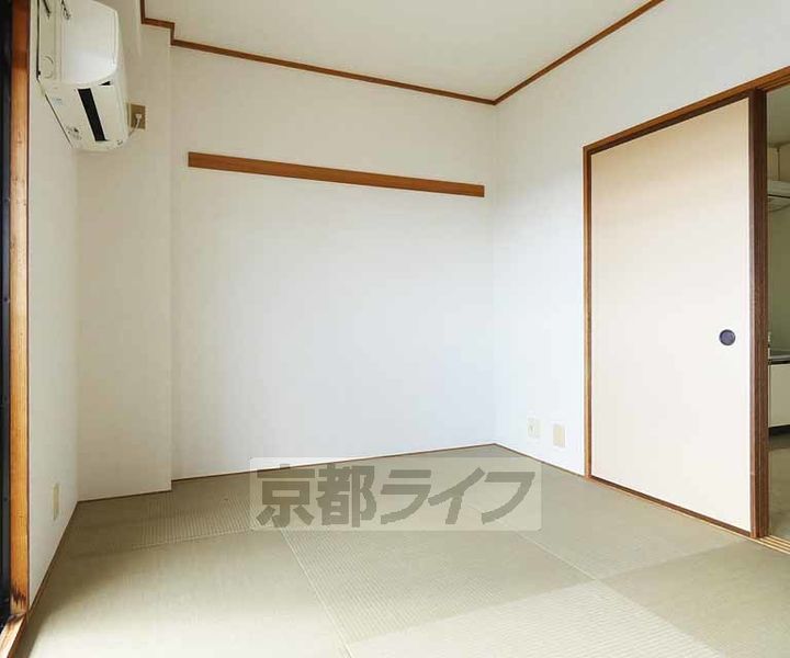 京都府京都市伏見区深草善導寺町の賃貸マンションの居間