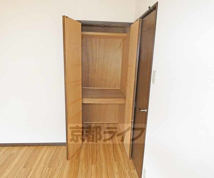 京都府京都市伏見区深草大亀谷東寺町の賃貸マンションの内装