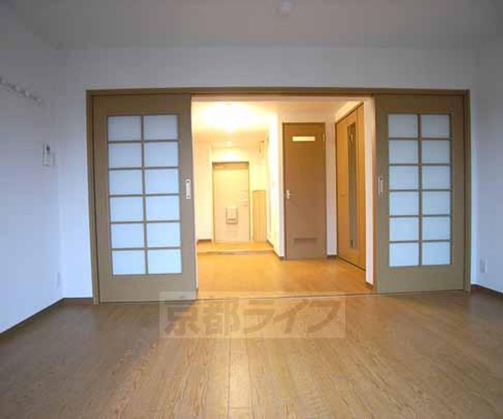 ル・コンテ105の居間