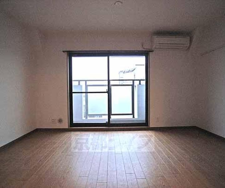 ル・コンテ105の居間