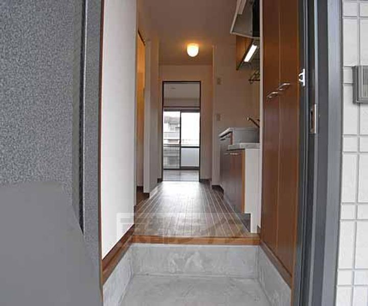 グランシード桃山202の玄関