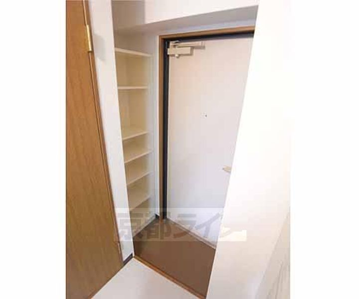 メゾン・サクセス3Cの玄関