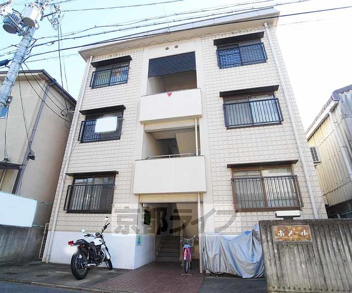 京都府京都市南区上鳥羽北島田町の賃貸マンションの外観