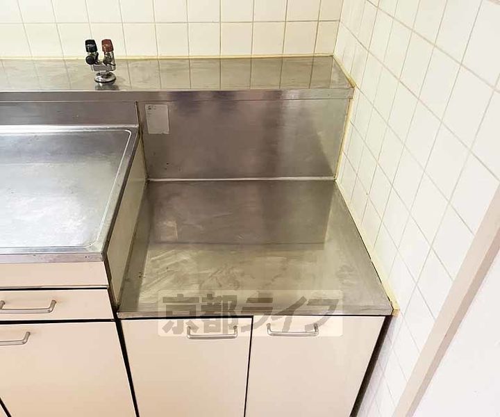 京都府京都市南区上鳥羽北島田町の賃貸マンションのキッチン