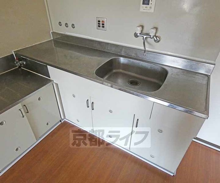 京都府京都市伏見区深草出羽屋敷町の賃貸マンションのキッチン