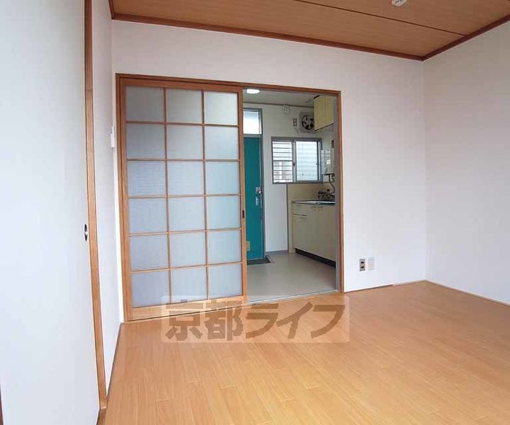 フォーブル吉田203の居間