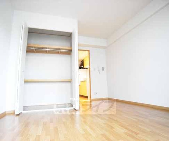 京都府京都市伏見区竹田久保町の賃貸マンションの居間