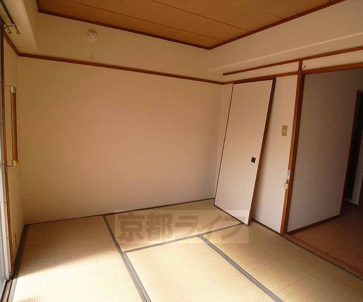 パールハイツイナリ2062の居間