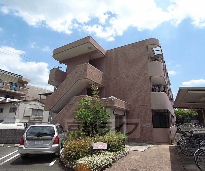 京都府京都市伏見区桃山町丹後の賃貸マンションの外観