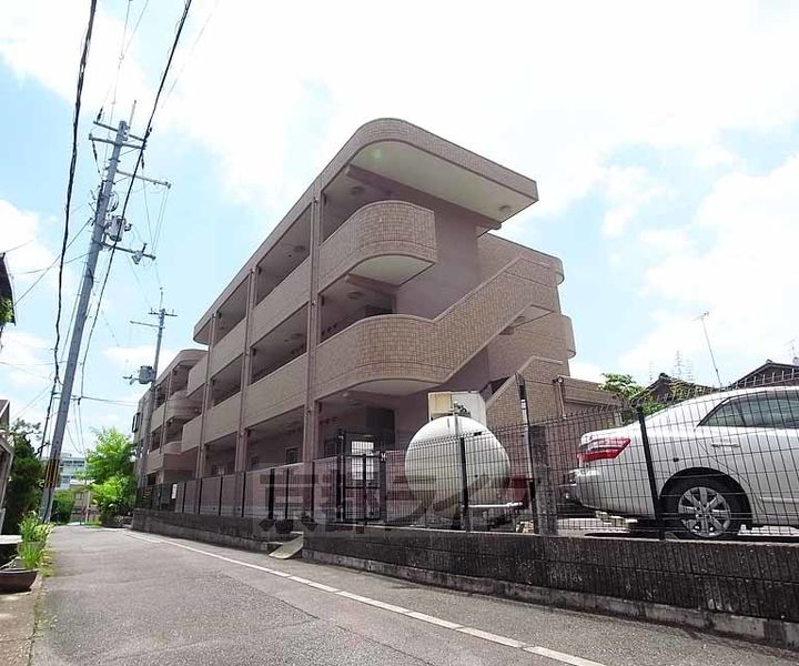京都府京都市伏見区桃山町丹後の賃貸マンションの外観