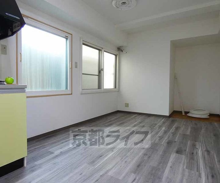 RUFF京町103の居間