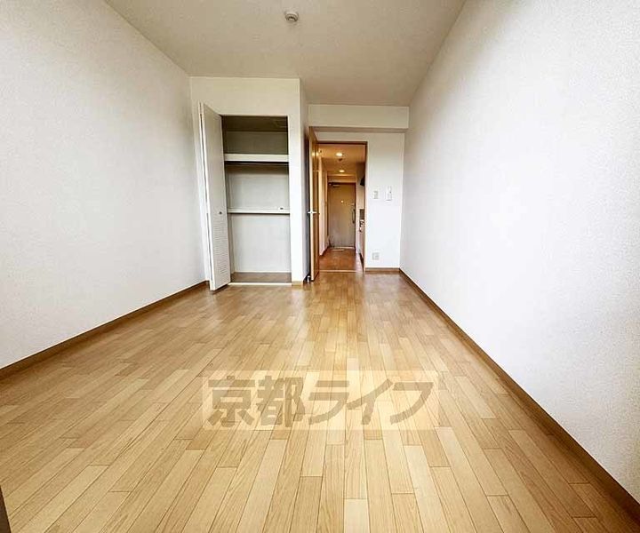 京都府京都市伏見区横大路貴船の賃貸マンションの居間