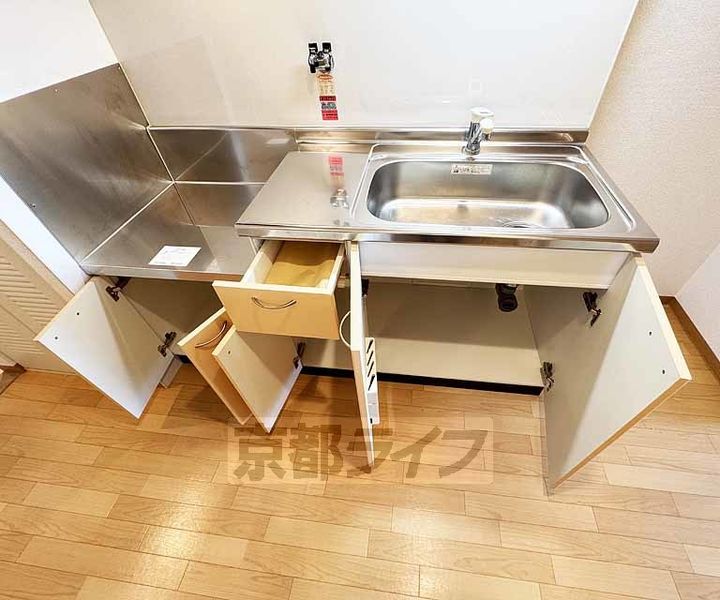 京都府京都市伏見区横大路貴船の賃貸マンションの内装