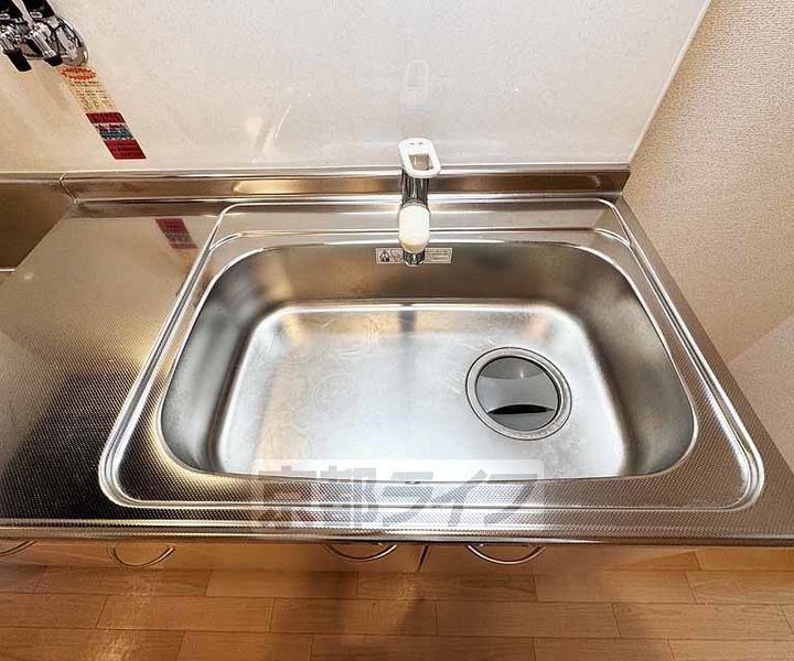 京都府京都市伏見区横大路貴船の賃貸マンションのキッチン