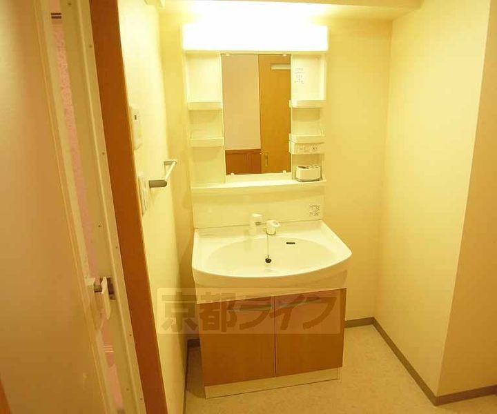 京都府京都市伏見区深草仙石屋敷町の賃貸マンションの内装