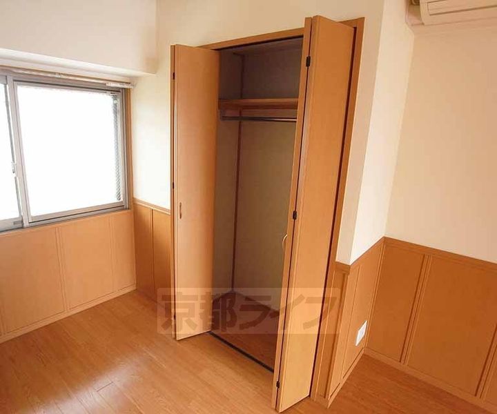 京都府京都市伏見区深草仙石屋敷町の賃貸マンションの内装